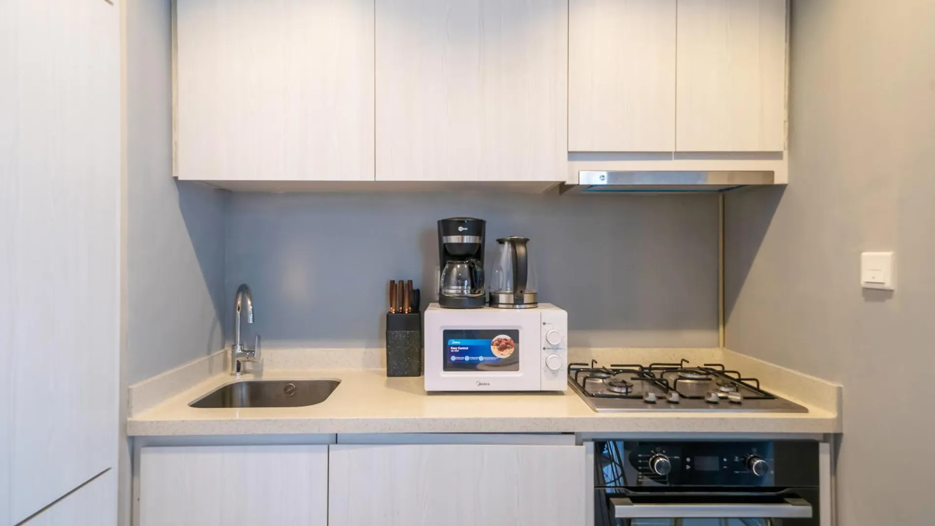 Spacious & Fully Furnished 1Br In Zada 迪拜 公寓