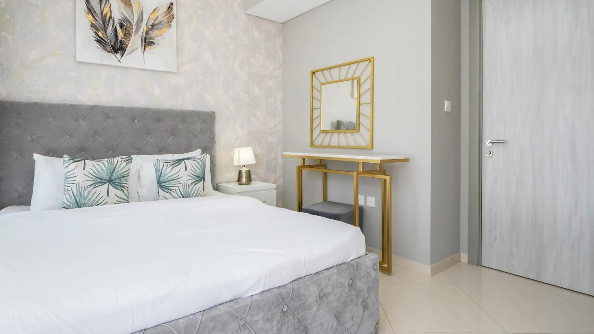 Spacious & Fully Furnished 1Br In Zada 迪拜