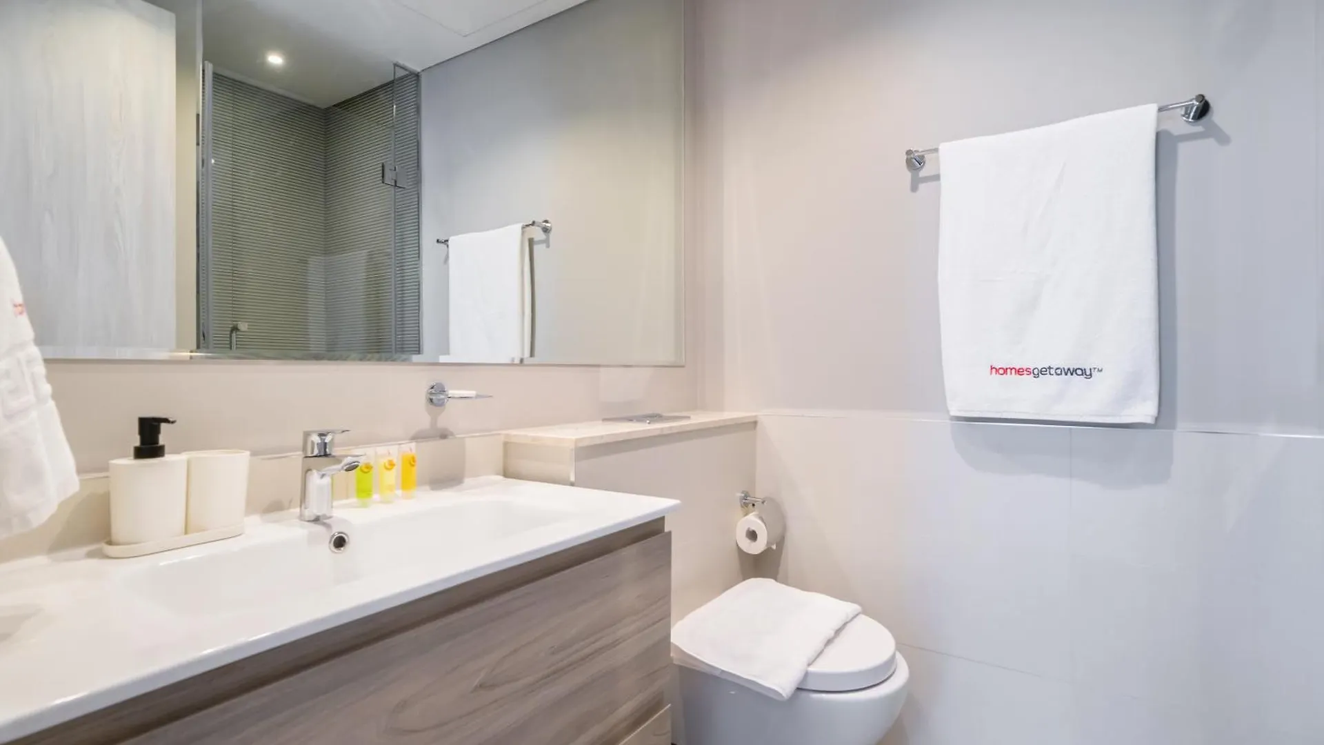 Spacious & Fully Furnished 1Br In Zada 迪拜 公寓